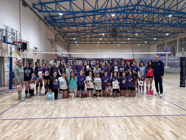 aaaTajni Deda Mraz pionirke